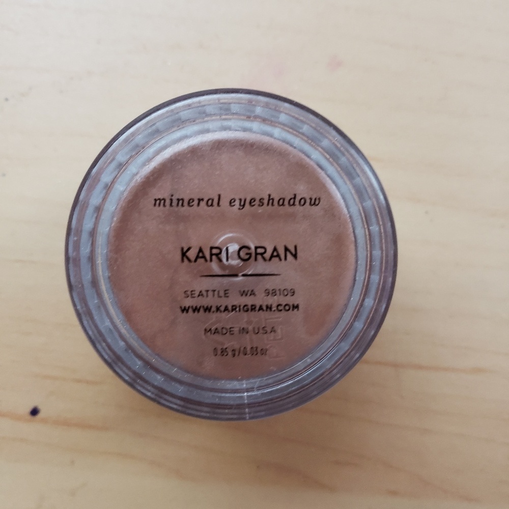 Kari Gran mineral eyeshadow